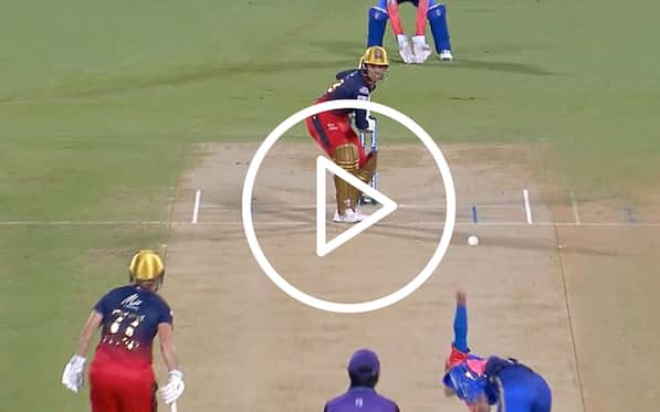 [Watch] Smriti Mandhana Falls Early As Wong Delivers Early Strike In MI Vs RCB